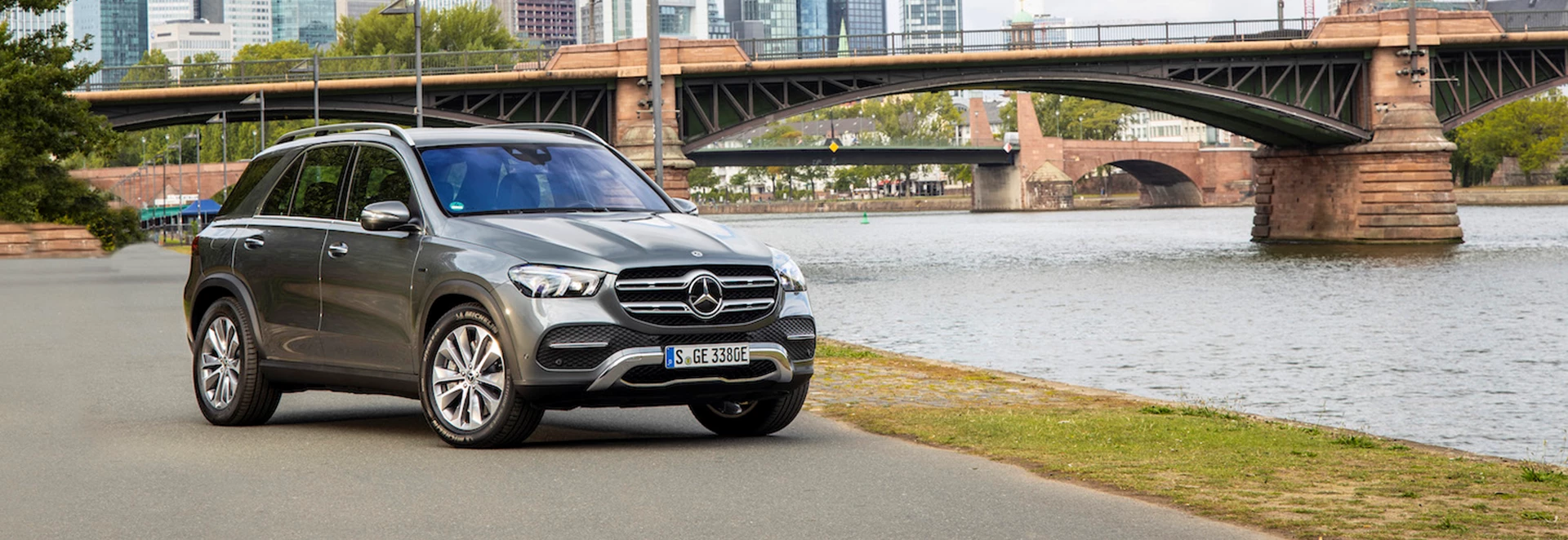 Mercedes-Benz reveals two new plug-in hybrid SUVs